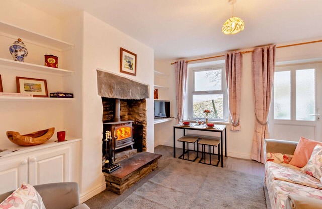 Gardenwell Cottage - Two Bedroom House, Sleeps 4