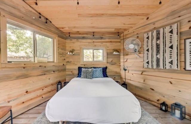 Garland Getaway, 6 BD w Treehouse, Patio & Views