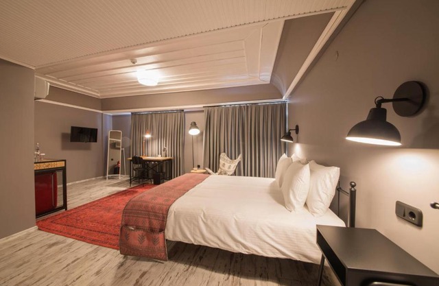 GARP HOTEL