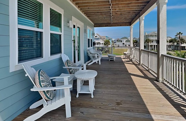 Garrett's Grotto | Spacious Home + 300 Yards to the Shore!