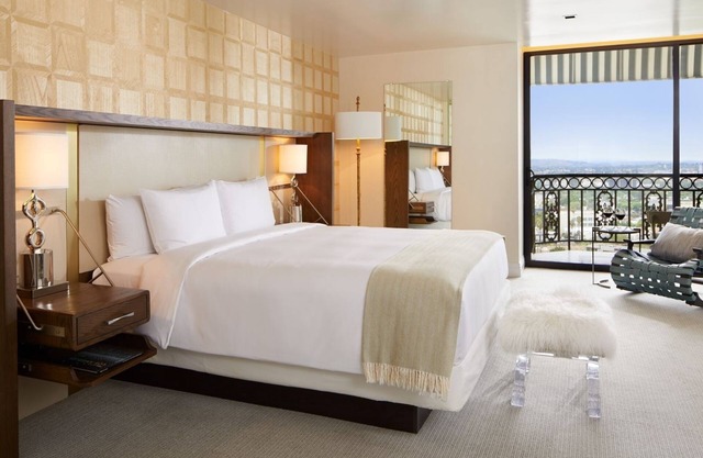 Gate Two Bedroom Suite at The London West Hollywood, Rooftop Pool, Parking