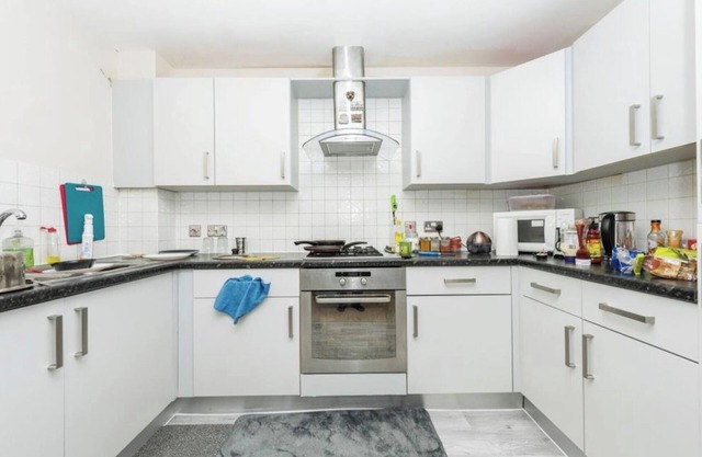 Gated Community. Uncroft Parking.nwalking Distance to Hatfield Galleria