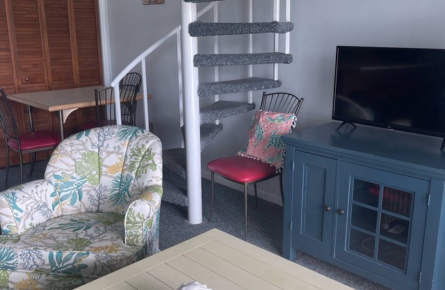 Gated community with Indoor and Outdoor Pools with Great location!