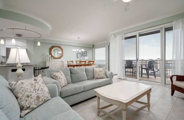 Gateway Grand 503 Offers a large indoor pool, outdoor pool, exercise room and sundeck!