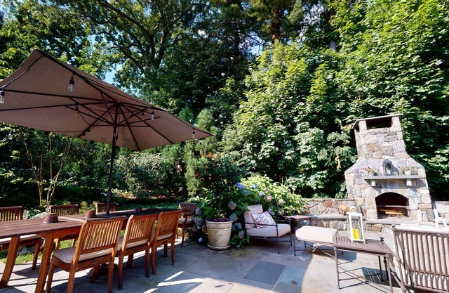 Gather the Family - Resort Style Retreat w/private Pool & Beach/Boating access