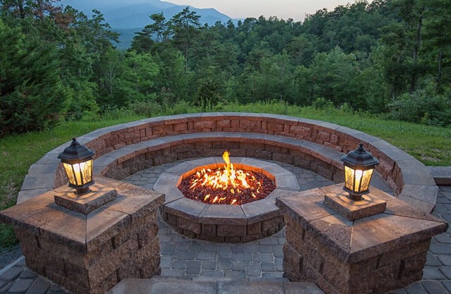 Gatlinburg Mansion: Majestic Views, Home Theater, Hot Tubs, and More!