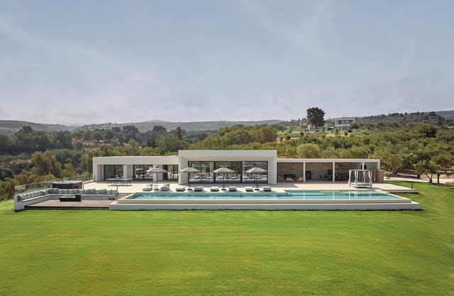 Gavras Exclusive Villa II, Pool & Heated Whirlpool, SeaViews