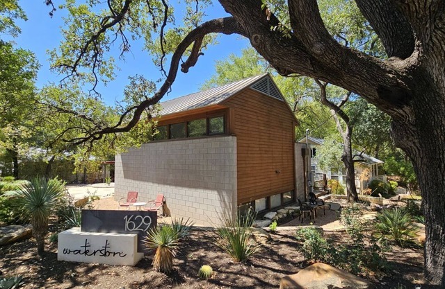 Gay Friendly Modern Guest House - Great Location