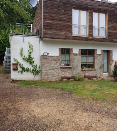 Gegenüber der Mühle