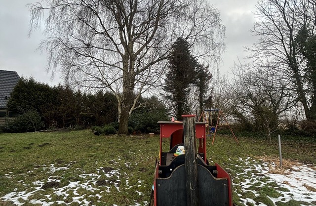 Gemütliche Zwei Zimmer Wohnung Neben Ruhigen Flughafen