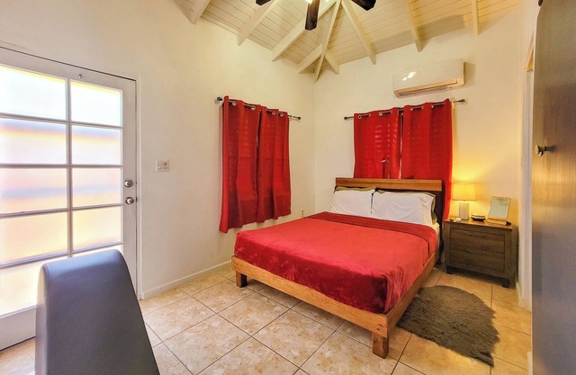 Genesis Suites Apt 1, Cozy 1-bedroom apartment in peaceful Valley with AC, WiFi