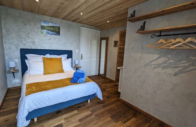 Gentiane Room - 2 Double Beds & Sauna, Perfect for Families