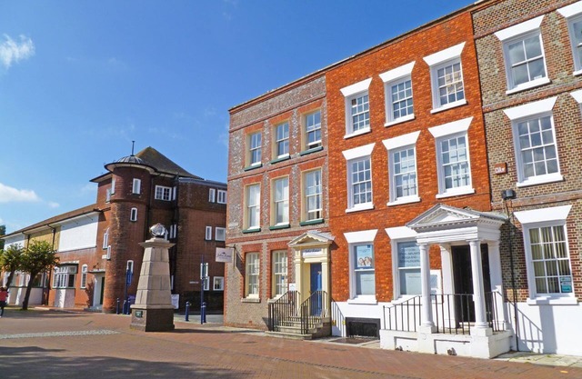 Georgian Apartment - 2 double bedrooms sleeping 4