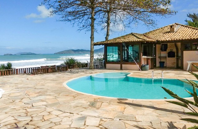 GERIBÁ BEACH! WONDERFUL HOUSE IN CONDOMINIUM FACING THE SEA.