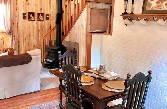"Get Away Cabin" 3 bed Retreat with Views