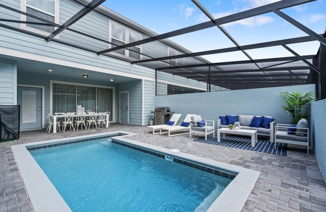 Getaway with Private Pool, Clubhouse, Lazy River - Family Home!
