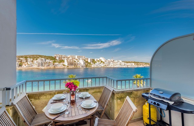GetawaysMalta - Blue Harbour 3 Seafront Apartment in St Paul’s Bay