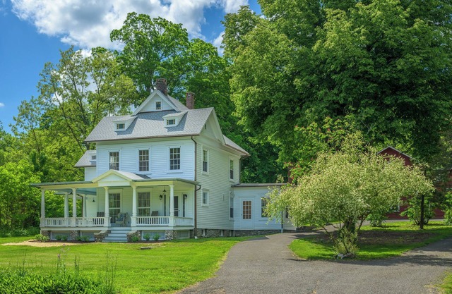 Giant Historic 1850s Berkshires Retreat "Bell House" @ Hillsdale, NY Town Center