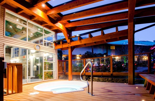 Gibsons Garden Hotel