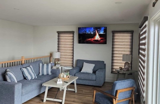 Giizhgok Geegabeek - Cedar Shore Cottages "Where Relaxation and Adventure Meet"