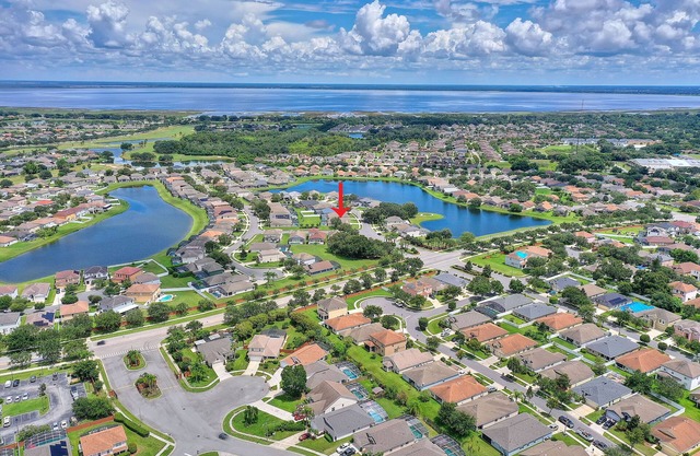 Gilded Parasol by Shine Villas Remington Golf 420