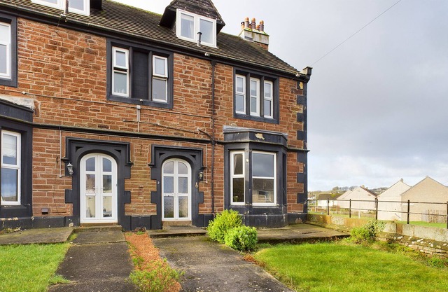 GILL GROVE, pet friendly, with hot tub in Egremont, Cumbria