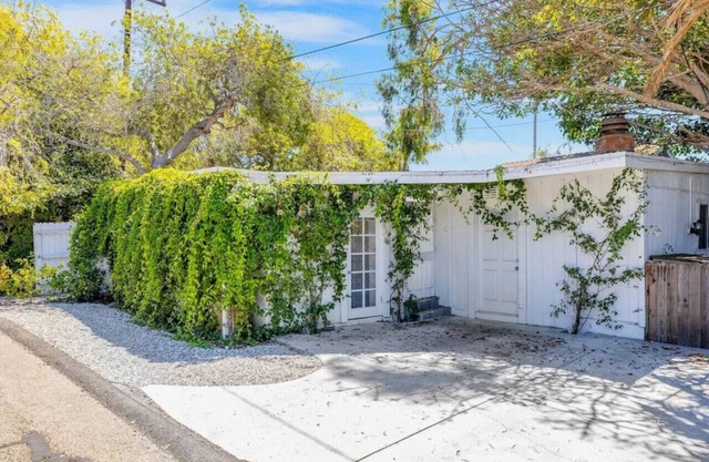 Gillian`s Cottage Room (dog friendly)