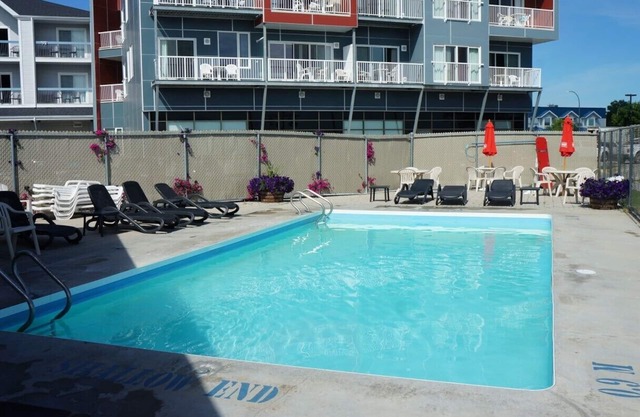 Gimli Beach Condos # 2 - Gimli's best location!