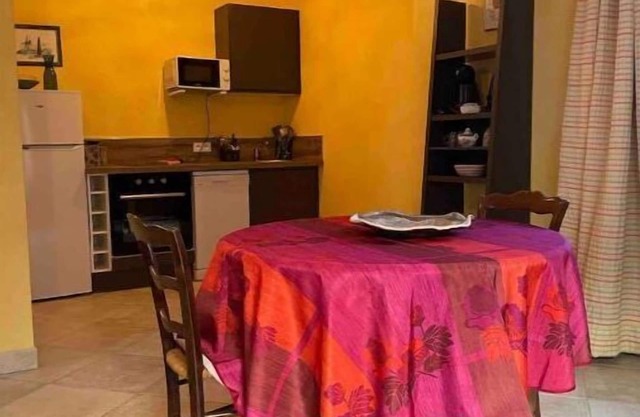 Gite 2 persons with patio, swimming pool, la closerie de Besocia (site)