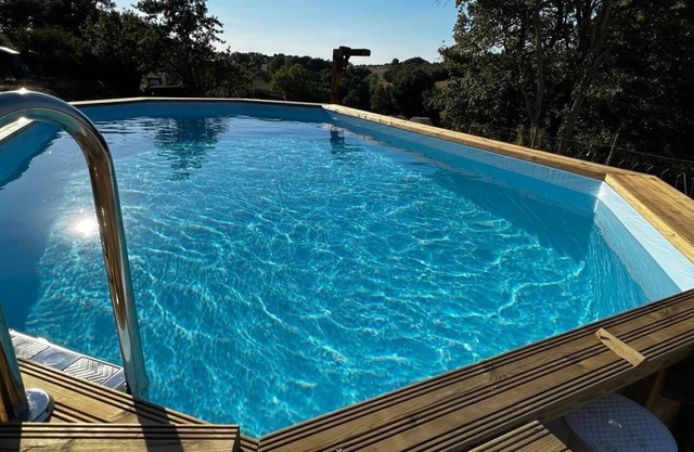 Gite a la Ferme Avec Jacuzzi et Piscine, Maison Privative