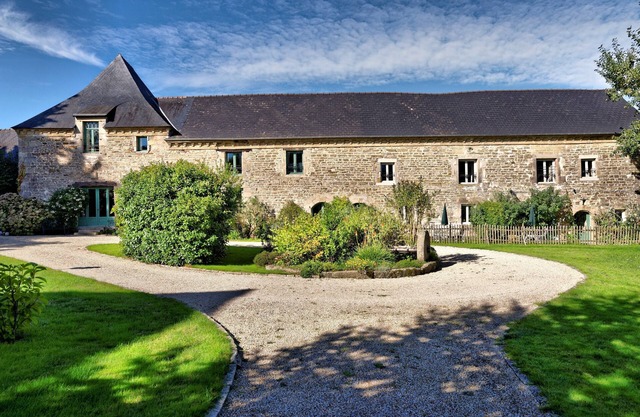 Gite attached to 15th Century Manor with heated pool and fishing lake
