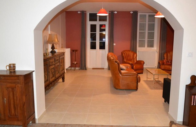 Gite Châtel-de-Neuvre, 3 bedrooms, 6 persons