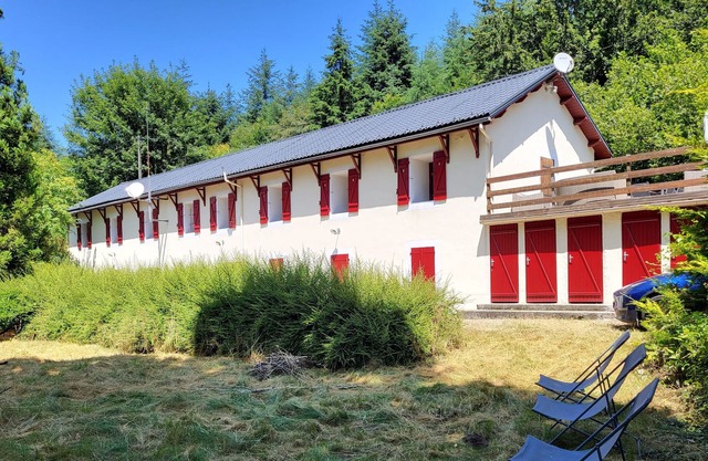 Gîte du Gazel. Nature, space and cozy comfort in the heart of the woods