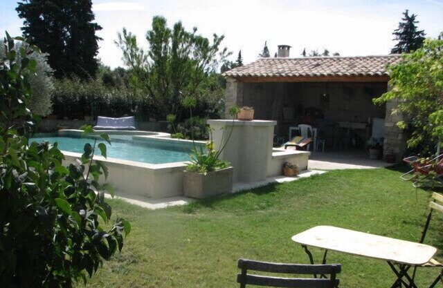 Gîte in Mazan en Provence with swimming pool (sleeps 4)
