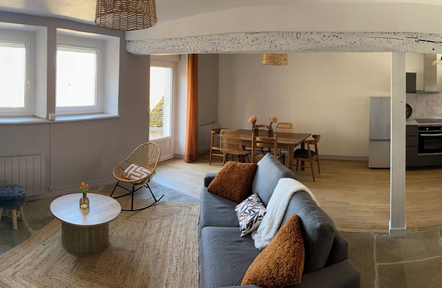 Gîte Le Temps d'une vendange, at the foot of the vineyards and hiking trails