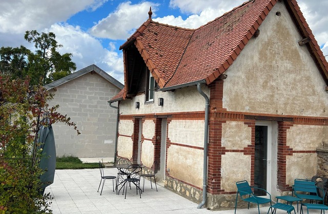 Gite Rouge in the Château Camus estate