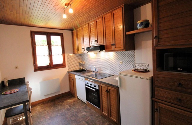Gite Saint-Illide, 3 bedrooms, 6 persons