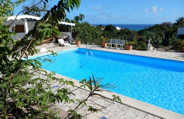 Gite with swimming pool and stunning sea views