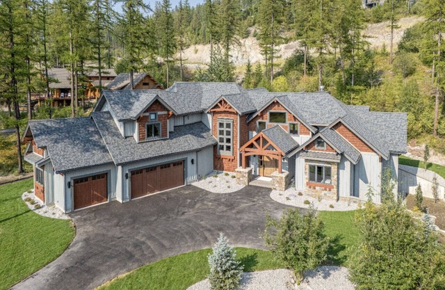 Glacier Lodge Sleeps 18 Luxury Retreat on Whitefish Mountain 5 King Bedrooms