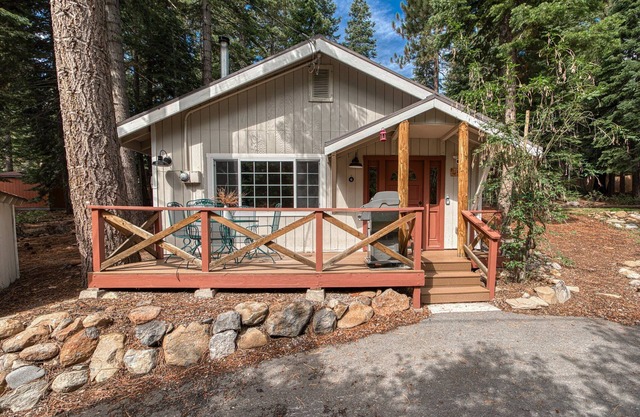 Glades Getaway by Tahoe Getaways - Carnelian Bay - Dog OK - Near Hiking/Biking