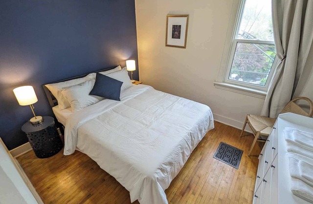 Gladstone Home: Charming 2-Bedroom Stay