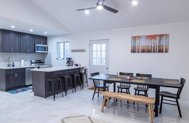 Glamorous Renovated 4bd Pocono House w/Game Room✔