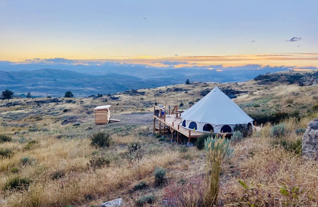 Glamping Bell tent with amazing mountain views!