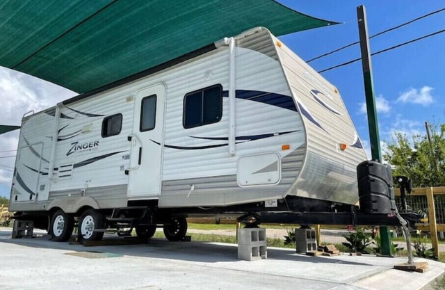 Glamping! Clean, Wi-Fi, A/C, SmartTV, water-view