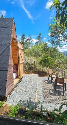 Glamping DESEO con Jacuzzi, Wifi, fogata y vistas de Medellín