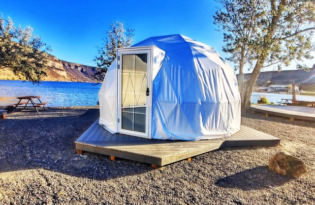 Glamping Dome at Blue Lake in Coulee City (site 39)
