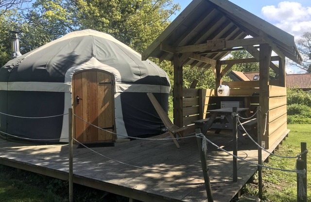 Glamping four person Luxury Mongolian Yurt - Wensum White