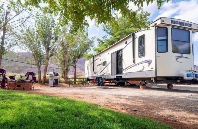 Glamping RV #40 - Large Glamping RV #40