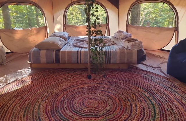 Glamping Yurt #4 - Heated, Firepit, Fridge, Red River Gorge