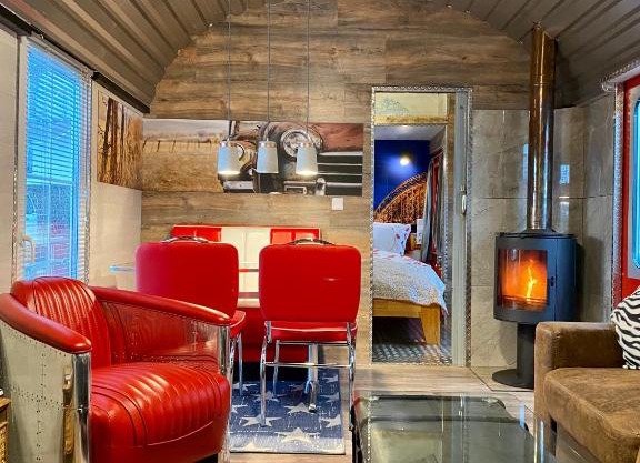 Gleis 2, Waggon mit Ofen, optional mit Whirlpool und Sauna